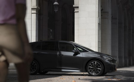 2022 CUPRA Born (Color: Quasar Grey) Side Wallpapers 450x275 (63)