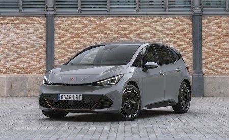 2022 CUPRA Born (Color: Vapor Grey) Front Three-Quarter Wallpapers 450x275 (99)