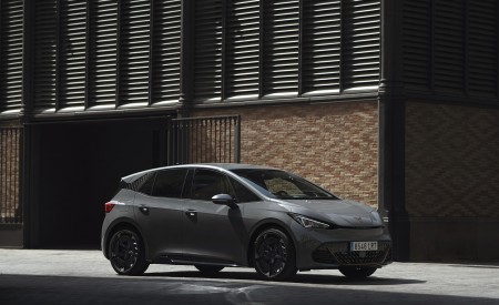 2022 CUPRA Born (Color: Vapor Grey) Front Three-Quarter Wallpapers 450x275 (92)