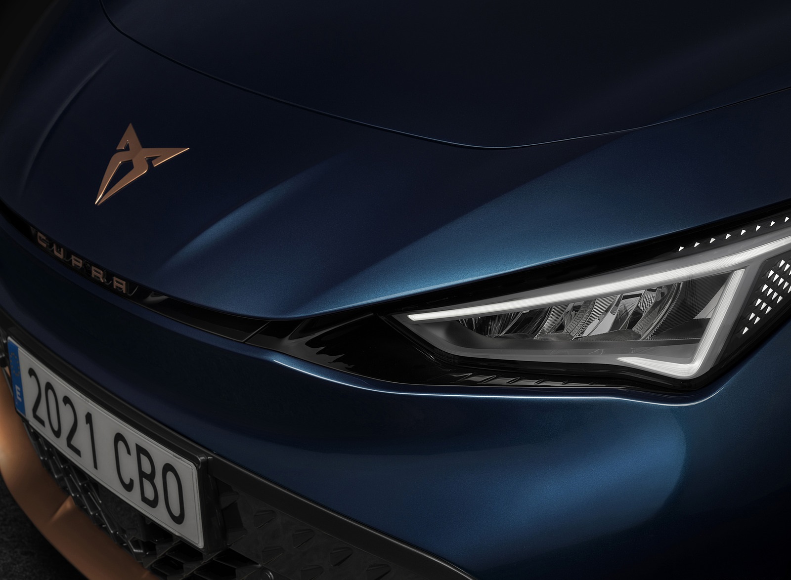 2022 CUPRA Born Headlight Wallpapers (8)