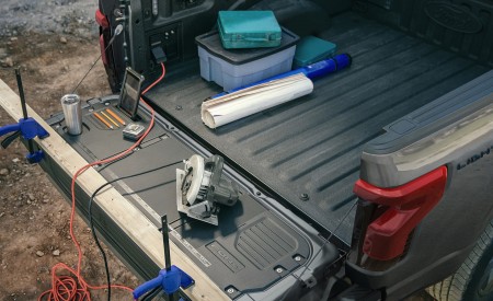 2022 Ford F-150 Lightning Lariat Bed Wallpapers 450x275 (29)