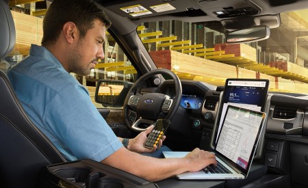 2022 Ford F-150 Lightning Lariat Interior Wallpapers  450x275 (31)