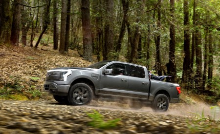 2022 Ford F-150 Lightning Lariat Side Wallpapers 450x275 (20)