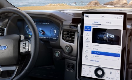 2022 Ford F-150 Lightning Platinum Central Console Wallpapers 450x275 (34)