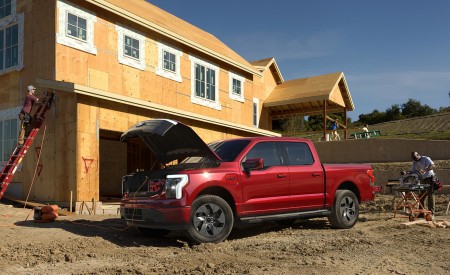 2022 Ford F-150 Lightning Platinum Front Three-Quarter Wallpapers 450x275 (21)