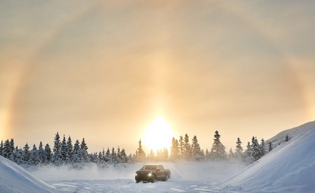 2022 Ford F-150 Lightning Testing in Alaska Front Three-Quarter Wallpapers 450x275 (10)
