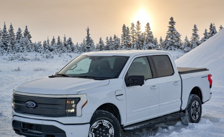 2022 Ford F-150 Lightning Testing in Alaska Front Three-Quarter Wallpapers 450x275 (2)