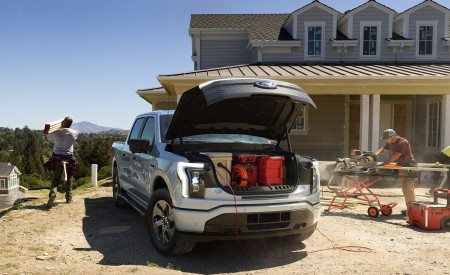 2022 Ford F-150 Lightning XLT Front Wallpapers 450x275 (23)