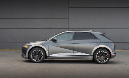 2022 Hyundai Ioniq 5 Side Wallpapers 450x275 (113)