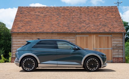 2022 Hyundai Ioniq 5 Side Wallpapers 450x275 (15)