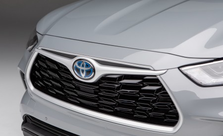 2022 Toyota Highlander Bronze Edition Grille Wallpapers 450x275 (6)