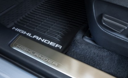 2022 Toyota Highlander Bronze Edition Interior Floor Mat Wallpapers 450x275 (20)