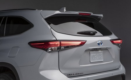 2022 Toyota Highlander Bronze Edition Tail Light Wallpapers 450x275 (10)
