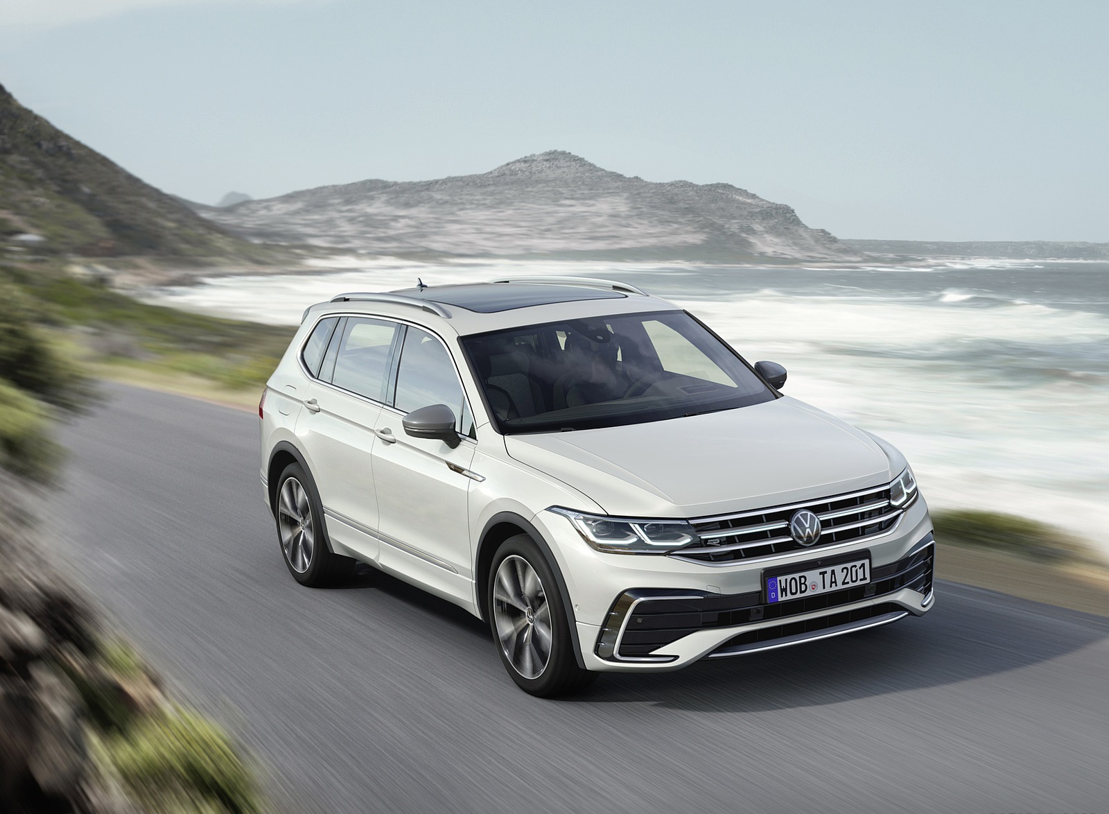 2022 Volkswagen Tiguan Allspace Front Three-Quarter Wallpapers (1)