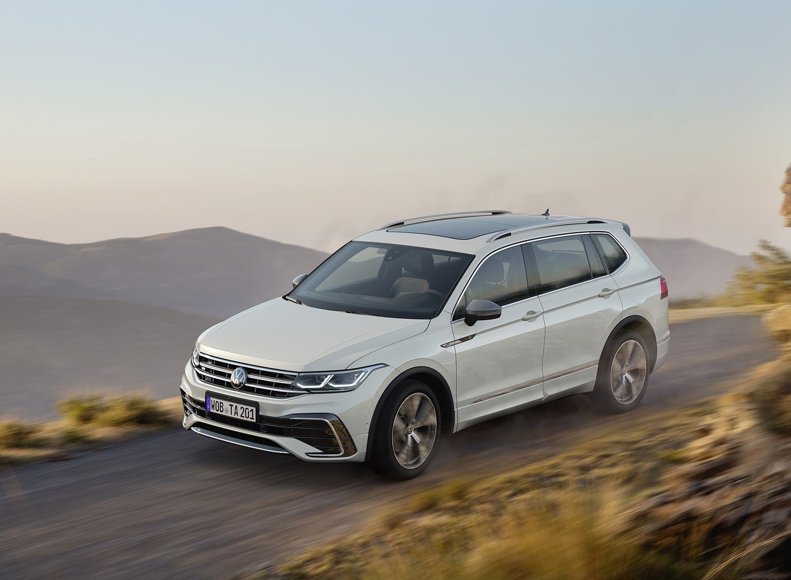 2022 Volkswagen Tiguan Allspace Front Three-Quarter Wallpapers (2)
