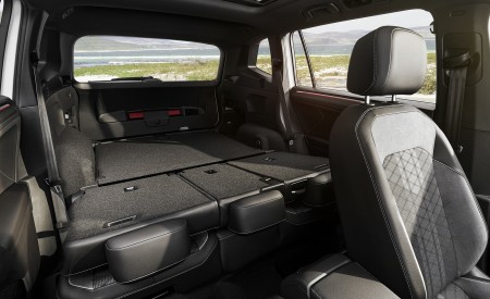 2022 Volkswagen Tiguan Allspace Interior Wallpapers 450x275 (15)