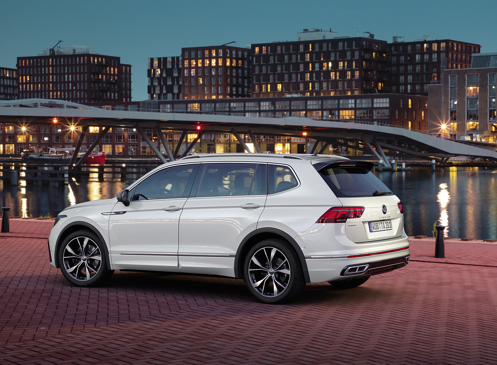 2022 Volkswagen Tiguan Allspace Rear Three-Quarter Wallpapers (9)