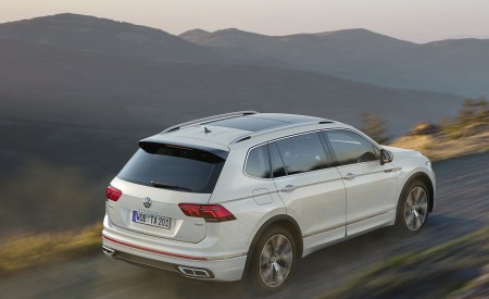 2022 Volkswagen Tiguan Allspace Rear Three-Quarter Wallpapers 450x275 (3)
