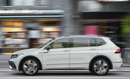 2022 Volkswagen Tiguan Allspace Side Wallpapers 450x275 (5)