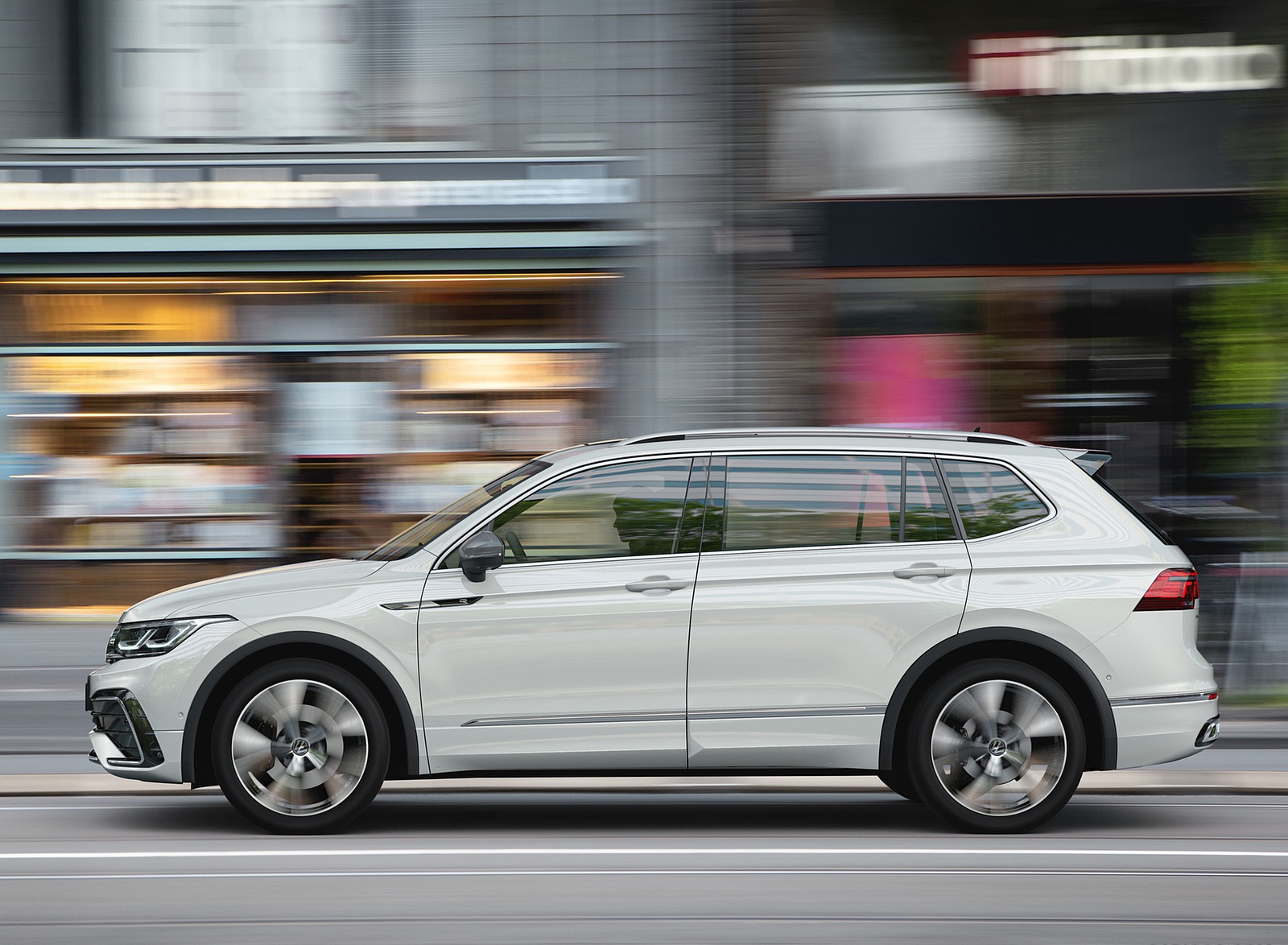 2022 Volkswagen Tiguan Allspace Side Wallpapers (5)