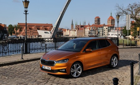 2022 Škoda Fabia Front Three-Quarter Wallpapers  450x275 (17)