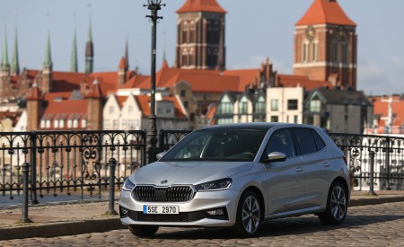 2022 Škoda Fabia Front Three-Quarter Wallpapers 450x275 (85)