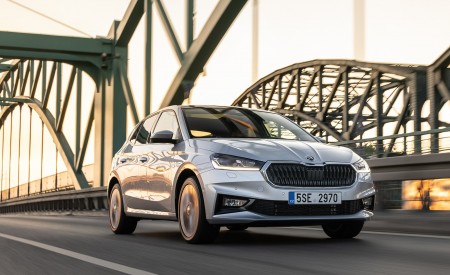 2022 Škoda Fabia Front Three-Quarter Wallpapers  450x275 (77)