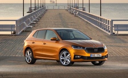 2022 Škoda Fabia Front Three-Quarter Wallpapers  450x275 (25)