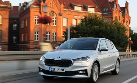 2022 Škoda Fabia Front Three-Quarter Wallpapers 450x275 (80)
