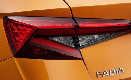 2022 Škoda Fabia Tail Light Wallpapers 450x275 (140)