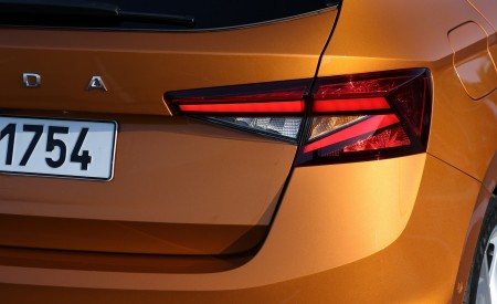 2022 Škoda Fabia Tail Light Wallpapers  450x275 (36)