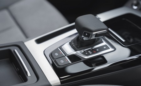 2021 Audi Q5 Sportback (UK-Spec) Central Console Wallpapers  450x275 (74)