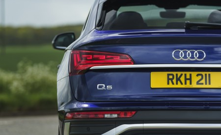 2021 Audi Q5 Sportback (UK-Spec) Detail Wallpapers  450x275 (64)