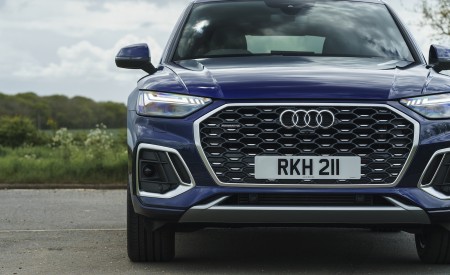 2021 Audi Q5 Sportback (UK-Spec) Front Wallpapers 450x275 (53)