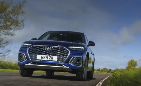 2021 Audi Q5 Sportback (UK-Spec) Front Wallpapers 450x275 (25)