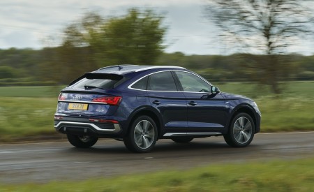 2021 Audi Q5 Sportback (UK-Spec) Rear Three-Quarter Wallpapers 450x275 (12)