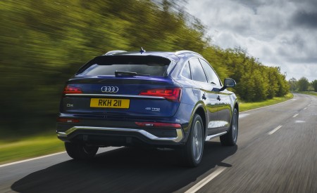 2021 Audi Q5 Sportback (UK-Spec) Rear Wallpapers 450x275 (22)
