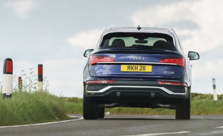 2021 Audi Q5 Sportback (UK-Spec) Rear Wallpapers 450x275 (16)