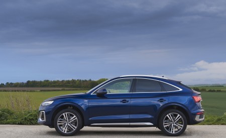 2021 Audi Q5 Sportback (UK-Spec) Side Wallpapers  450x275 (47)