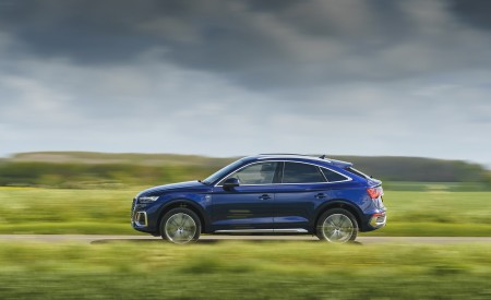 2021 Audi Q5 Sportback (UK-Spec) Side Wallpapers  450x275 (23)
