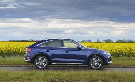 2021 Audi Q5 Sportback (UK-Spec) Side Wallpapers 450x275 (36)