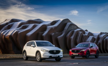 2021 Mazda CX-5 Kuro Edition Front Three-Quarter Wallpapers 450x275 (39)