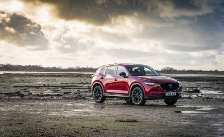 2021 Mazda CX-5 Kuro Edition Front Three-Quarter Wallpapers 450x275 (40)