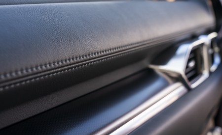 2021 Mazda CX-5 Kuro Edition Interior Detail Wallpapers 450x275 (79)