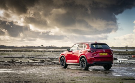 2021 Mazda CX-5 Kuro Edition Rear Three-Quarter Wallpapers 450x275 (47)