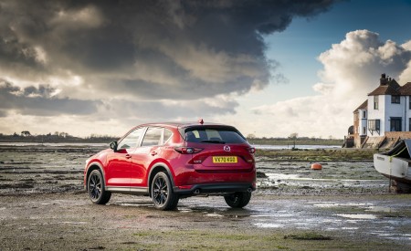 2021 Mazda CX-5 Kuro Edition Rear Three-Quarter Wallpapers 450x275 (50)