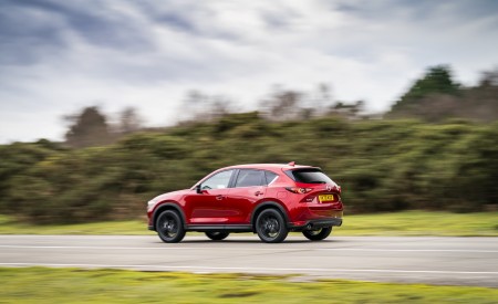 2021 Mazda CX-5 Kuro Edition Rear Three-Quarter Wallpapers 450x275 (30)