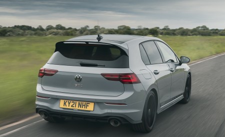 2021 Volkswagen Golf GTI Mk VIII Clubsport 45 (UK-Spec) Rear Wallpapers 450x275 (30)