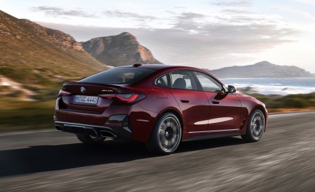 2022 BMW 4 Series M440i xDrive Gran Coupé Rear Three-Quarter Wallpapers 450x275 (116)