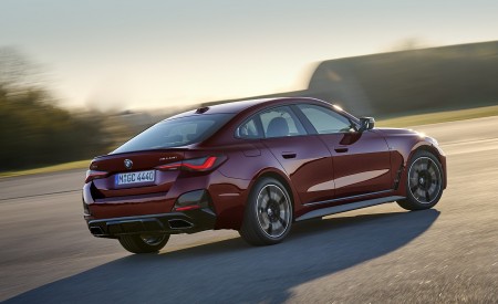 2022 BMW 4 Series M440i xDrive Gran Coupé Rear Three-Quarter Wallpapers 450x275 (117)